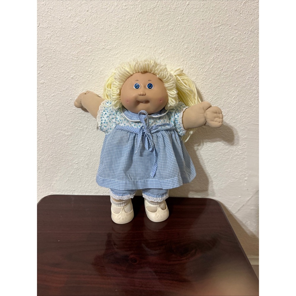 Cabbage Patch Kids Doll Blonde Yarn Hair Blue Eyes Gingham Dress vintage 1985